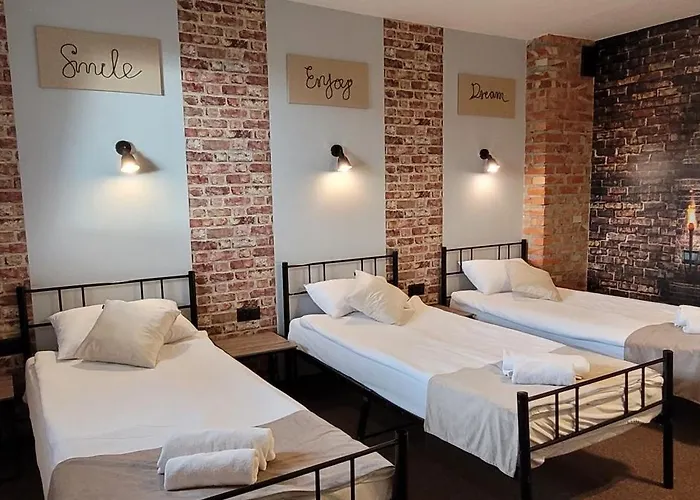 Hotel Tirest Grebiszew photo