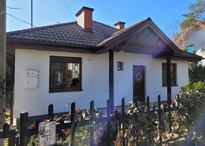 Uroczy Dom Na Ladnym Podwarszawskim Osiedlu Michalowice  photo