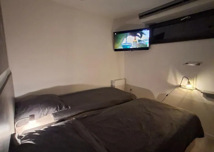 KOMFORT NOCLEGI, SUTERENA - basic&standard rooms Blizne Laszczynskiego zdjęcie