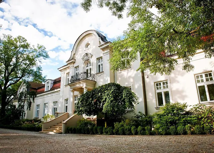 Palac Zdunowo Zaluski  photo