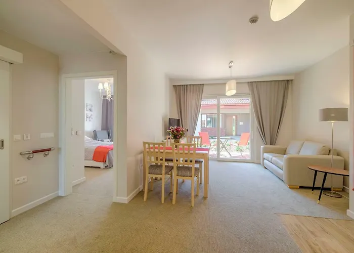 Przestronne Apartamenty 70M2 Na Obrzezach Warszawy - Senior Apartments Wiazowna photo